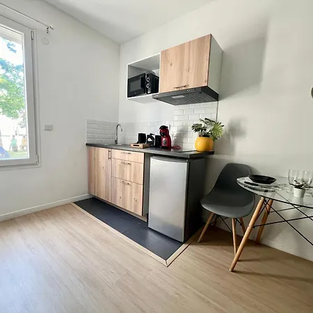 Studios Cozy Proche Gare Tgv Chatellerault Exterior photo